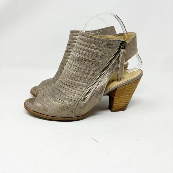 Paul Green Booties Size 7 Peep Toe Gold Laser Cut Metallic Leather Cayanne - Picture 1 of 14